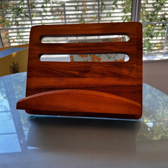 T & G Wood Cook Book Stand - Picture 3 of 6